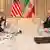 US-Außenminister Kerry (2. von links) spricht in Montreux mit dem iranischen Kollegen Sarif (2. von rechts) (Foto: AP)