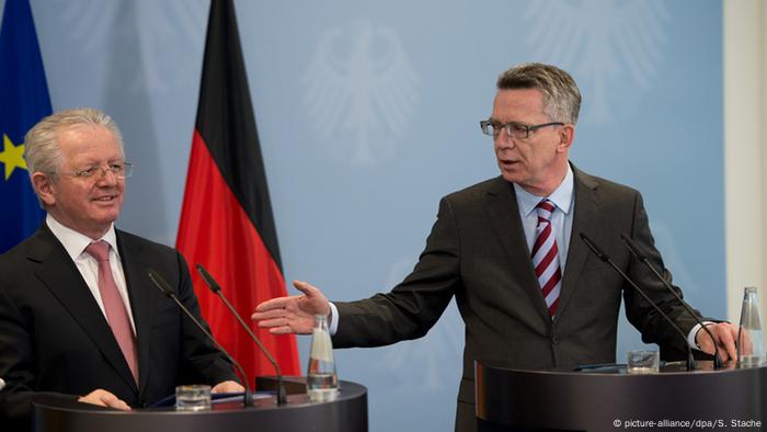 Deutschland Kosovo Thomas de Maiziere mit Skender Hyseni