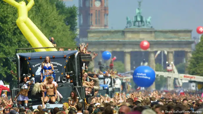 Berlin Loveparade vor Brandenburger Tor (Foto: Sean Gallup/Getty Images)