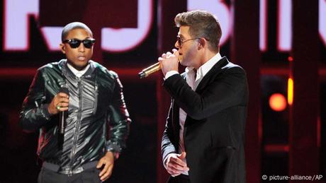 Pharrell Williams und Robin Thicke (picture-alliance/AP)