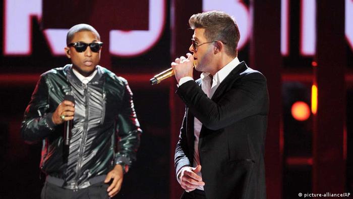 Pharrell Williams and Robin Thicke (picture-alliance/AP)