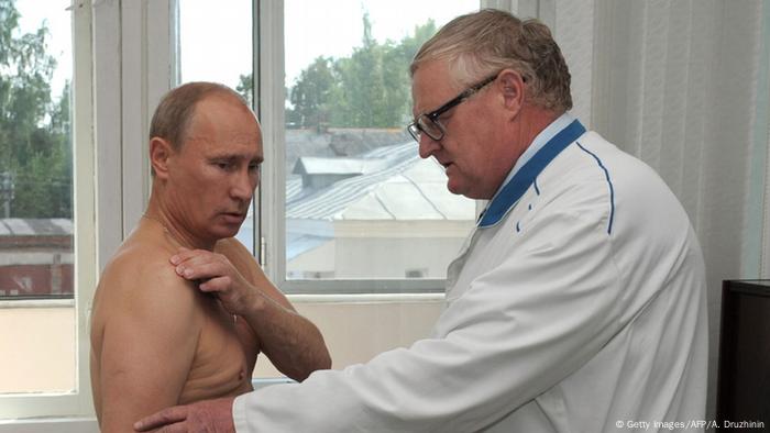 2015 година: Путин на преглед заради контузия по време на тренировка по джудо