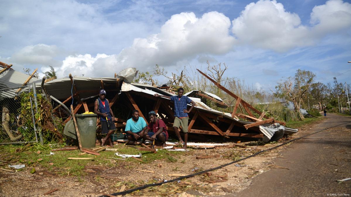 Aid continues to arrive in cyclone-stricken Vanuatu – DW – 03/18/2015