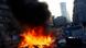 brennende Barrikade Foto: Reuters/Kai Pfaffenbach brennende Barrikade Foto: Reuters/Kai Pfaffenbach