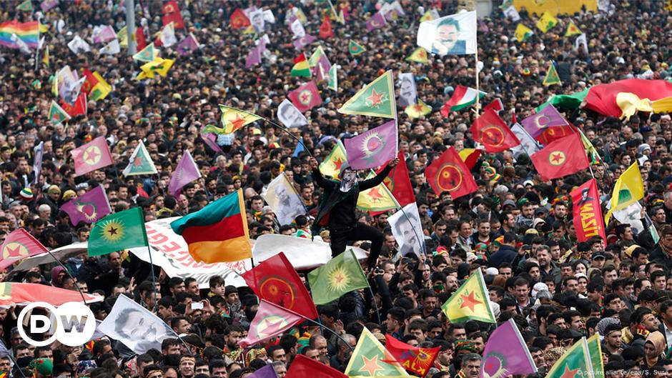 Ocalan calls on PKK to abandon arms – DW – 03/21/2015