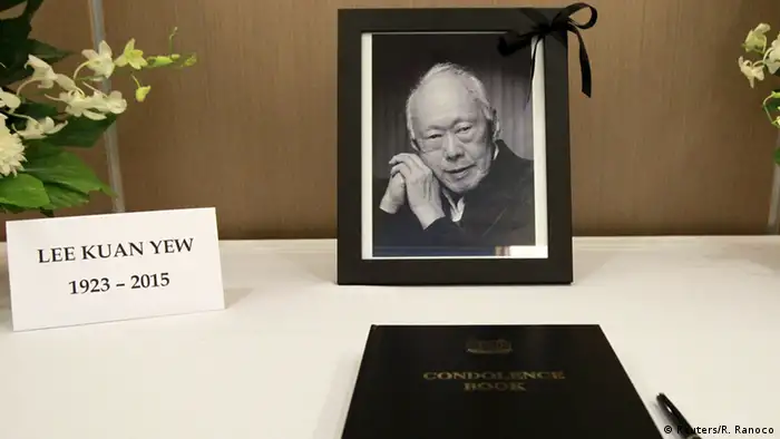Singapur Staatsgründer Lee Kuan Yew Kondolenzbuch