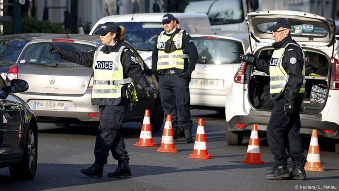 France Car traffic in Paris is drastically restricted