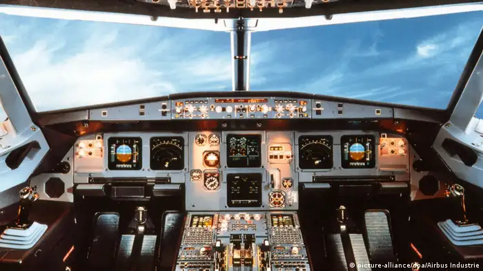 Cockpit des Airbus A320