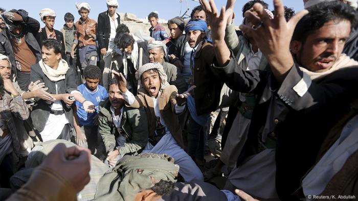 Jemen Zerstörung in Sanaa nach dem Luftangriff