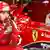 Qualifikation Formel 1 in Malaysia, Ferrari-Mechaniker warten in der Box (Foto: Reuters / POOL Livepic)