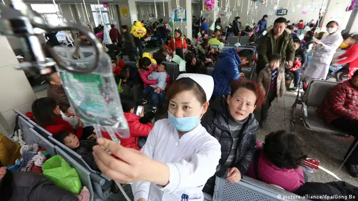 Krankenschwester Mundschutz Krankenhaus China Xiangyang