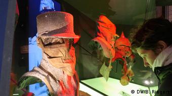 Belgien, Gasmaske im Flanders Fields Museum, Tuchhalle, Ypern, Belgien