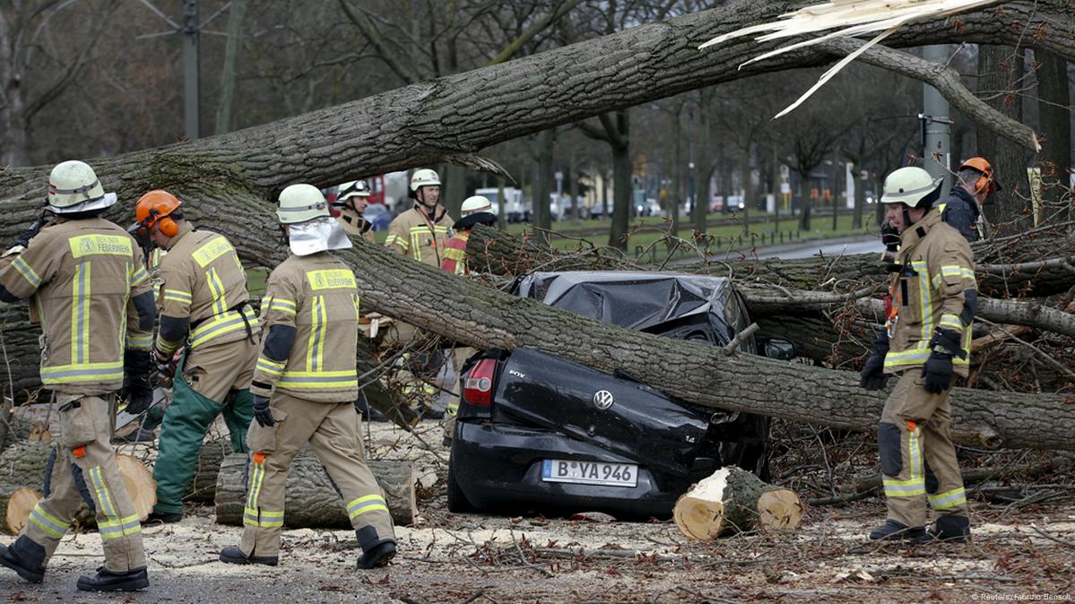 Жертвами урагана в ФРГ, Австрии и Швейцарии стали 9 человек – DW –  01.04.2015