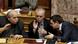 Innenminister Voutsis diskutiert mit Dragasakis und Tsipras im griechischen Parlament in Athen (Foto: Reuters) Innenminister Voutsis diskutiert mit Dragasakis und Tsipras im griechischen Parlament in Athen (Foto: Reuters)