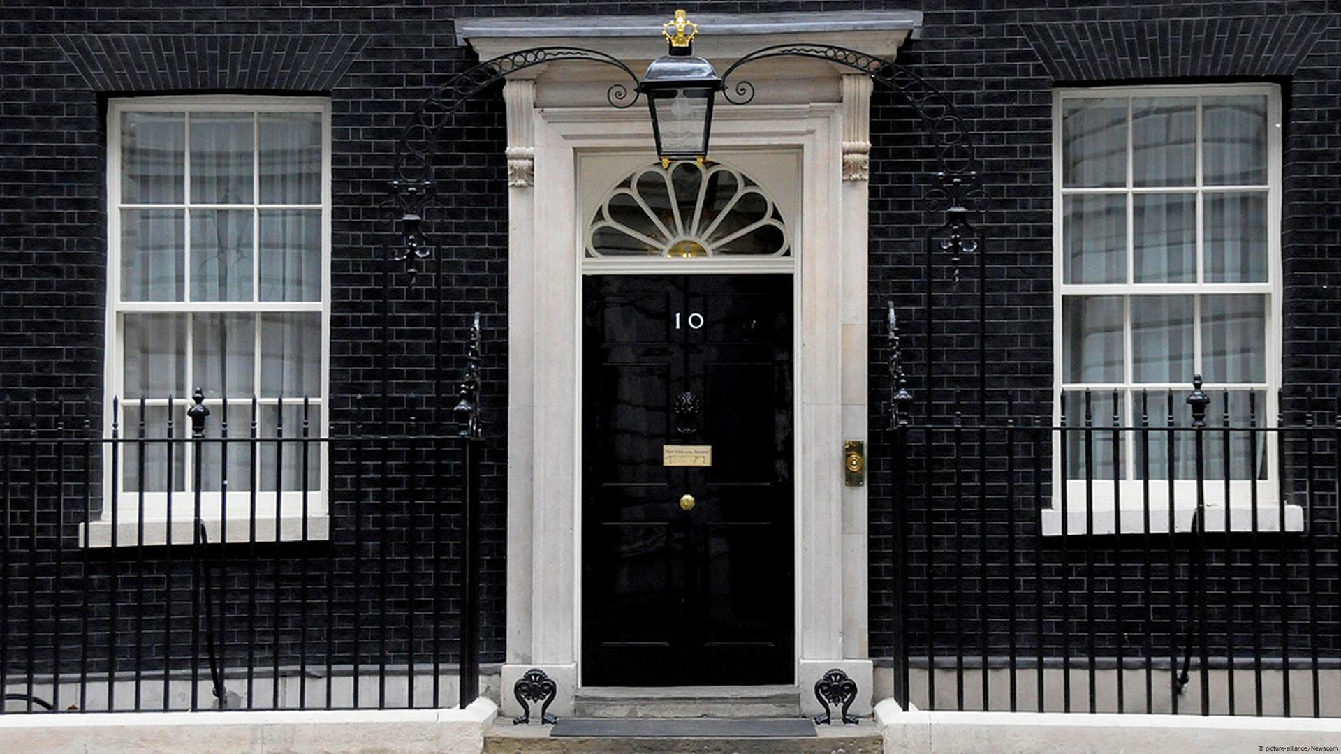 identify the issues raised by the growth of manchester