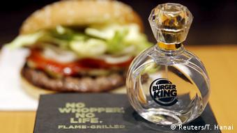Чого тільки не зробиш заради уваги клієнтів: Burger King в Японії 1 квітня цього року пропонував парфуми з ароматом Воппера. І це не першоквітневий жарт
