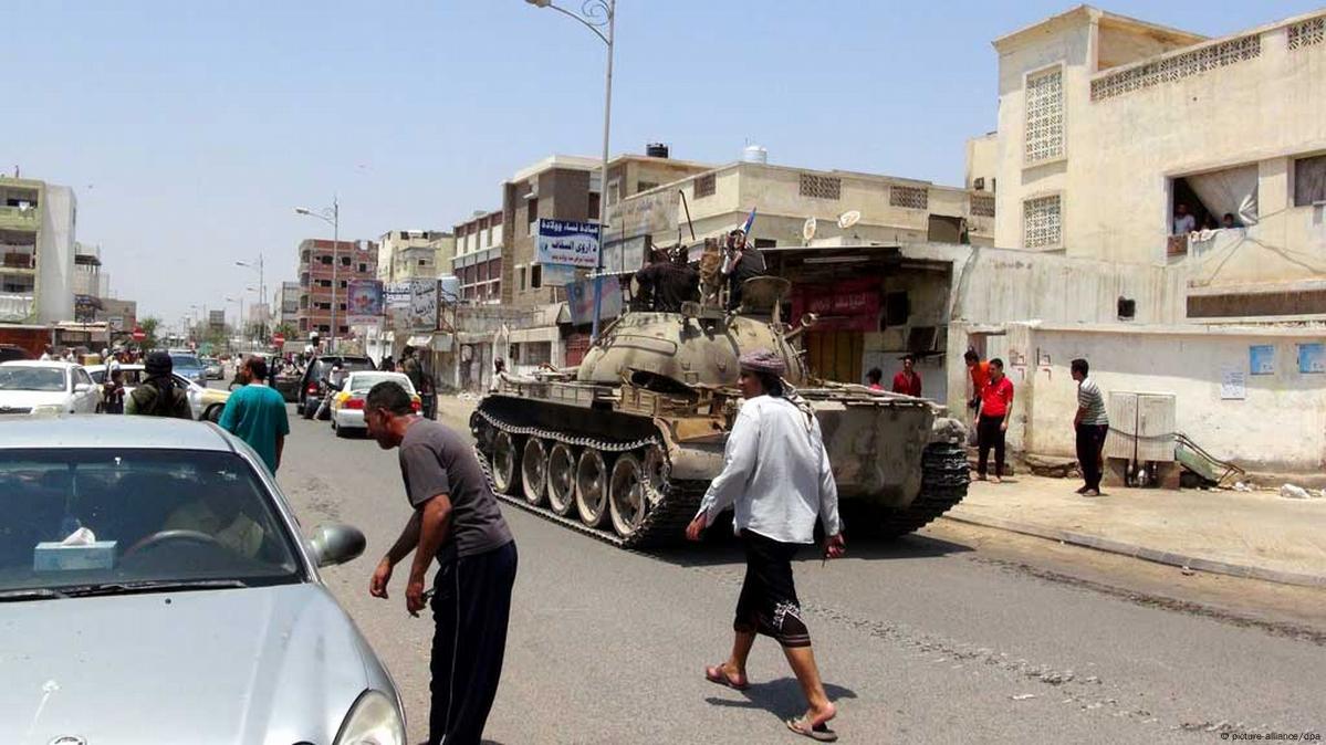 Pro-government fighters make headway in Yemen's Aden – DW – 04/19/2015