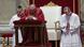Vatikan Karfreitag Papst Franziskus betet kniend im Petersdom Vatikan Karfreitag Papst Franziskus betet kniend im Petersdom