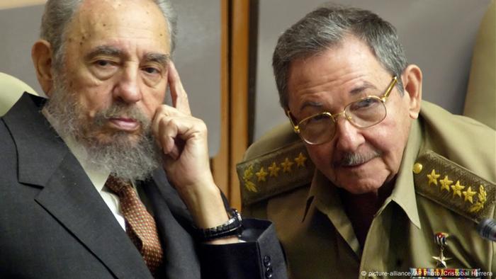 Fifel Castro y su hermano Raúl. 