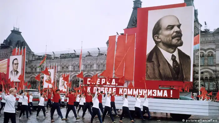 Sowjetunion Parade auf dem Roten Platz (picture-alliance/Tass)