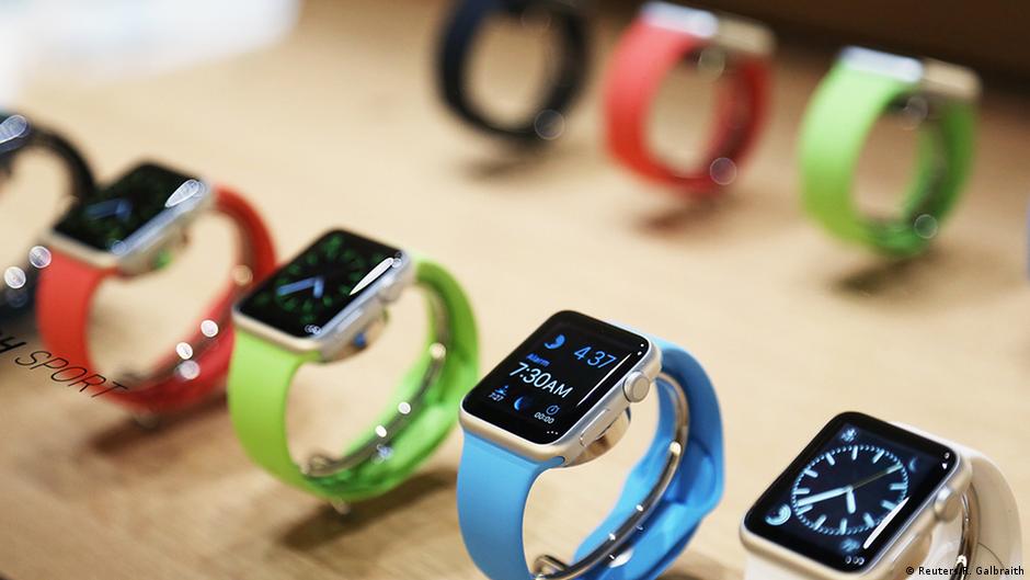 Apple Watch debuts to consumers around the world | Business | Economy and  finance news from a German perspective | DW | 10.04.2015