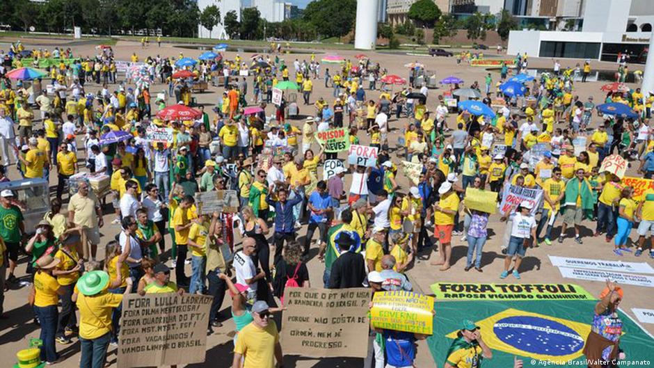 Nova onda de protestos DW 13/04/2015