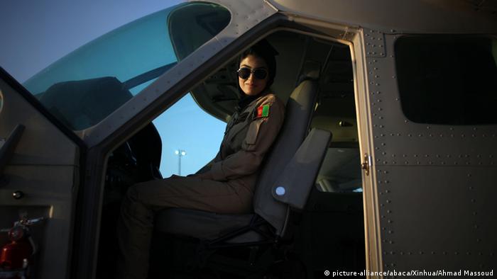 Afghanistan Armee-Pilotin Niloofar Rahmani