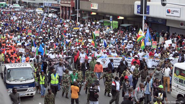 Milhares Contra A Xenofobia Na Africa Do Sul Internacional Alemanha Europa Africa Dw 16 04 2015