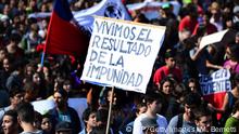 Decenas de miles marchan por la educación y contra la corrupción en Chile