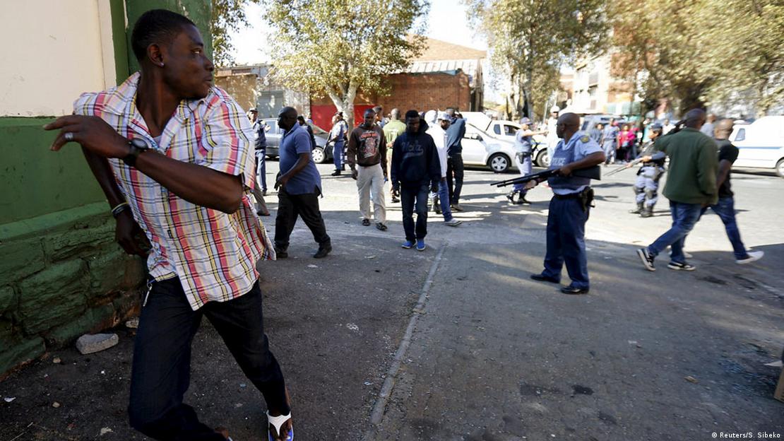 Immigrants leave South Africa