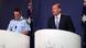Australiens Premierminister Tony Abbott (rechts) und der leitende Polizeibeamte Michael Phelan (rechts) informieren die Presse über die Razzia (Foto: dpa) Australiens Premierminister Tony Abbott (rechts) und der leitende Polizeibeamte Michael Phelan (rechts) informieren die Presse über die Razzia (Foto: dpa)
