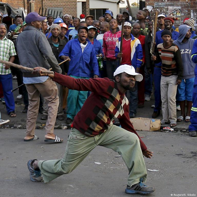 Immigrants leave South Africa