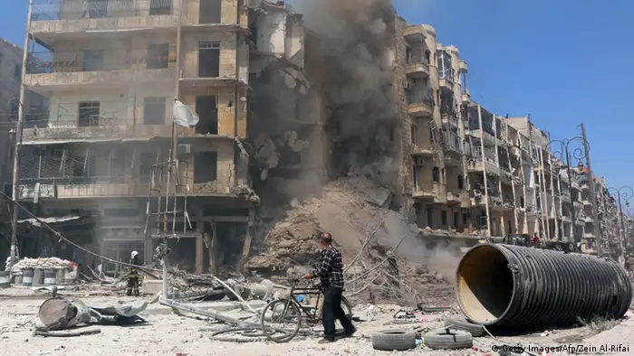 Häuserruinen nach Bombardement in Aleppo Syrien