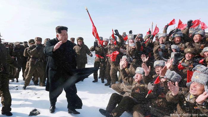 Kim Jong Un Climbs North Korea S Highest Mountain News Dw 20 04 2015