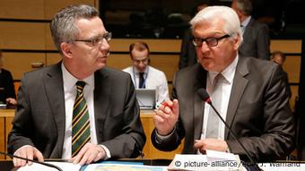 Thomas de Maizière und Frank-Walter Steinmeier Foto: EPA