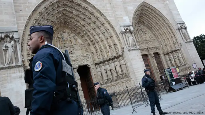 Frankreich Kirche Sicherheitsmaßnahmen Symbolbild