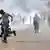 Tränengas gegen Demonstranten in Burundi (Foto: Reuters)