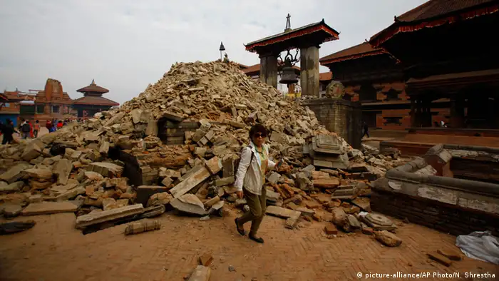 Nepal Erdbeben Bildergalerie zerstörte Weltkulturerbe Durbar Square Bhaktapur