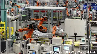 Industrie 4.0 Symbolbild Roboter Produktion Fabrik