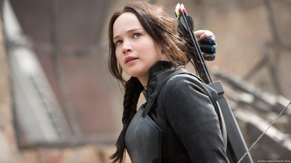 Katniss Everdeen kill President Alma Coin (The Hunger Games Mockingjay Part  2) on Make a GIF