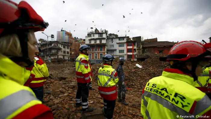 Nepal Erdbeben Kathmandu Helfer