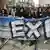 Demonstranten tragen ein Banner mit der Aufschrift "No Expo" (Foto: Reuters)