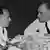 Getúlio Vargas (esq.) e Franklin D. Roosevelt conversam a bordo de um destróier americano em Natal, em 1943