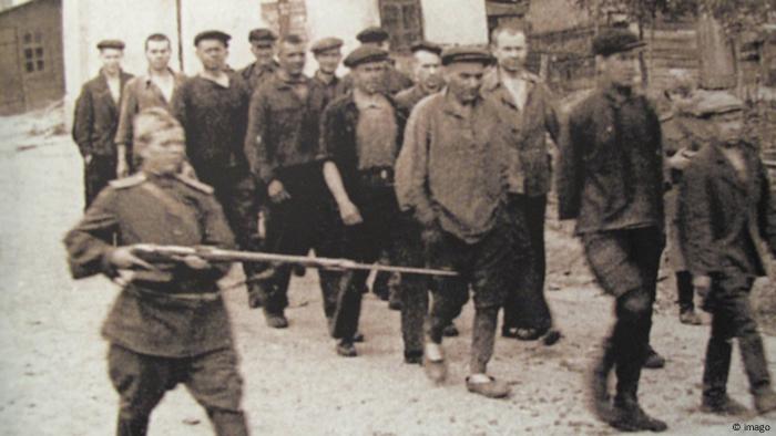 Foto histórica de presos do sistema penal soviético Gulag