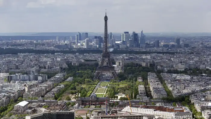 Bildergalerie Eiffelturm Scheinwerfer Austausch
