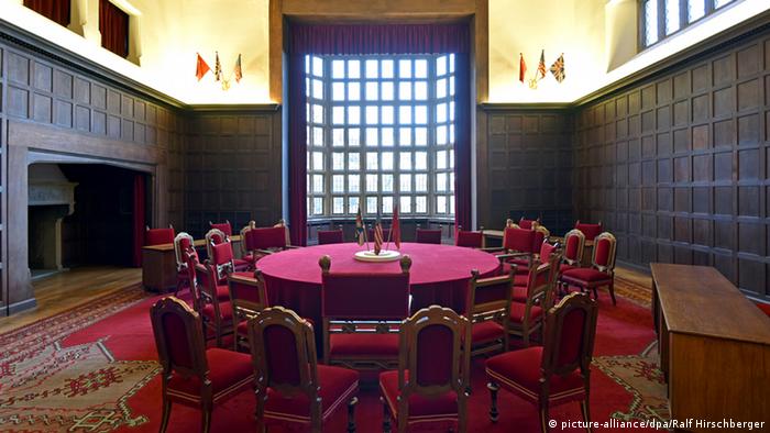 Potsdamer Konferenz in Schloss Cecilienhof, Innenaufnahme (Foto: Ralf Hirschberger, dpa)