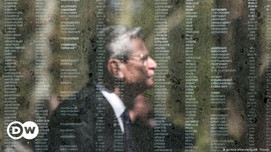 Gauck remembers Soviet dead – DW – 05/06/2015