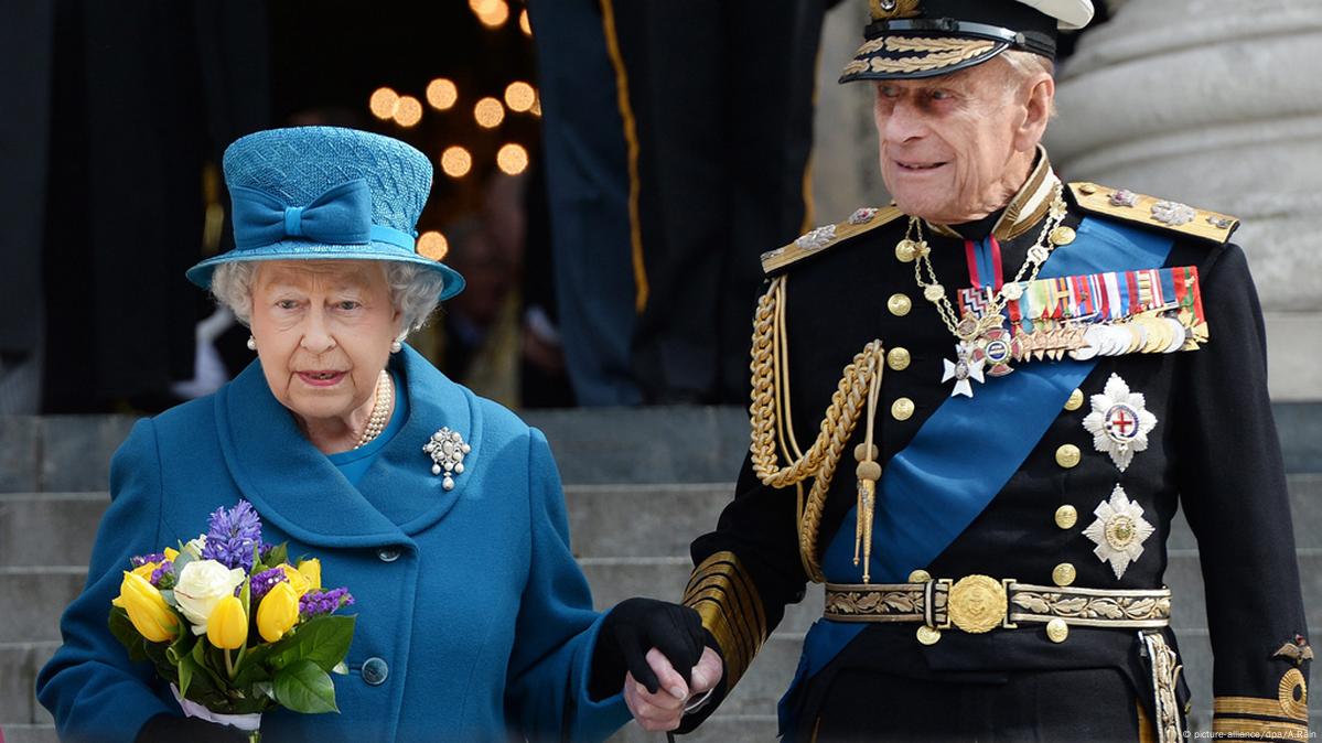 Queen Elizabeth and Prince Philip's 70th wedding anniversary – DW – 11 ...