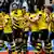 Die Mannschaft von Borussia Dortmund bejubelt ein Tor (Foto: Christof Koepsel/Bongarts/Getty Images)