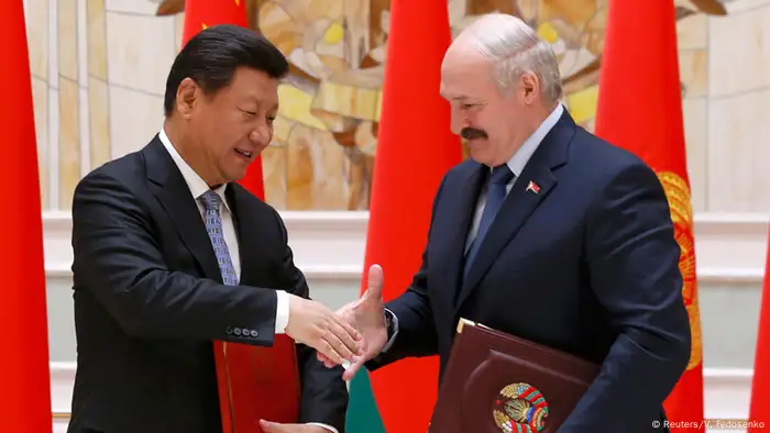 Weißrussland Xi Jinping und Alexander Lukaschenko in Minsk